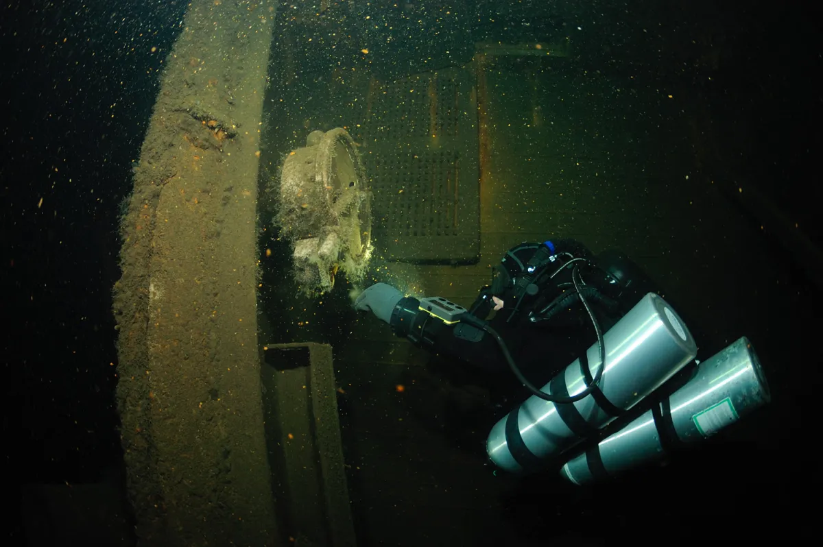 CCR rebreather diver during entry-level training